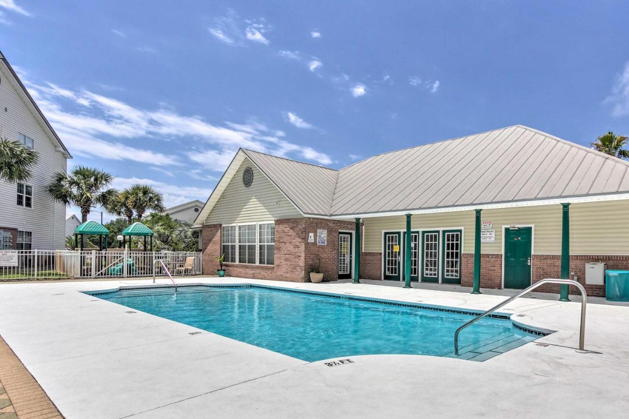 With Pool Access In Indian Lake! Apartment *
