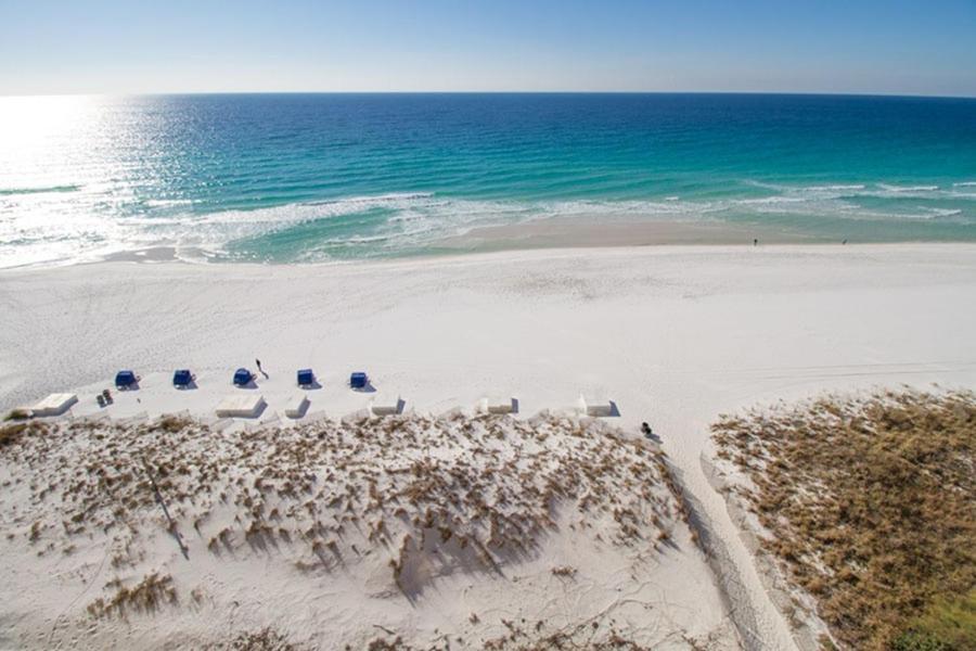 Pelican 1110 By Pelican Management * Destin