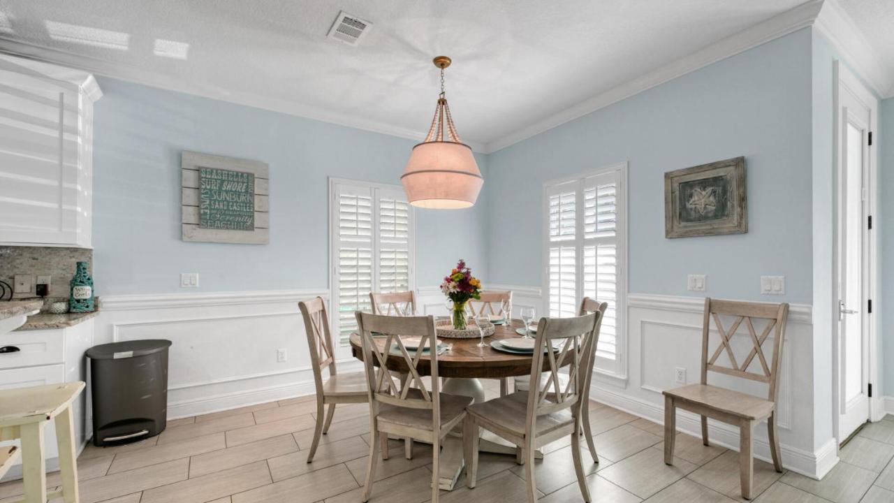 Have A Stunning Tahitian Daydream At Villages Of Crystal Destin