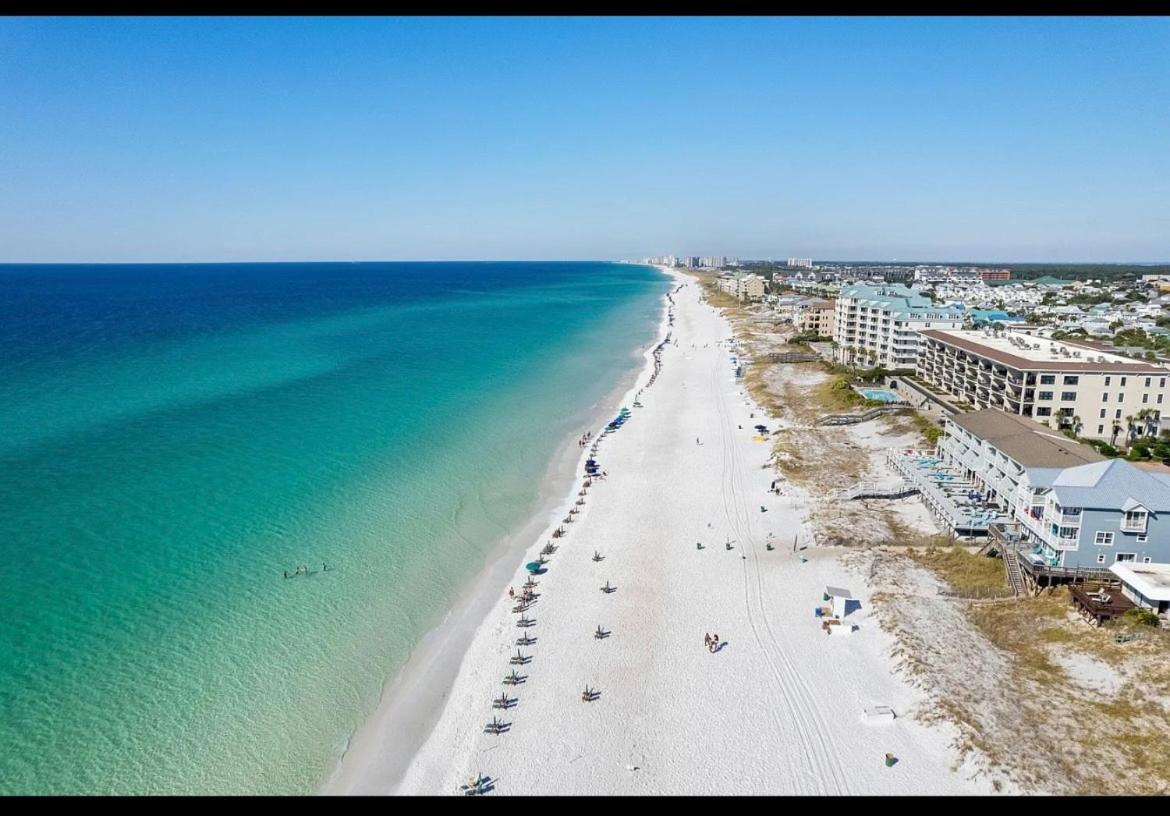 Have A Stunning Tahitian Daydream At Villages Of Crystal Destin