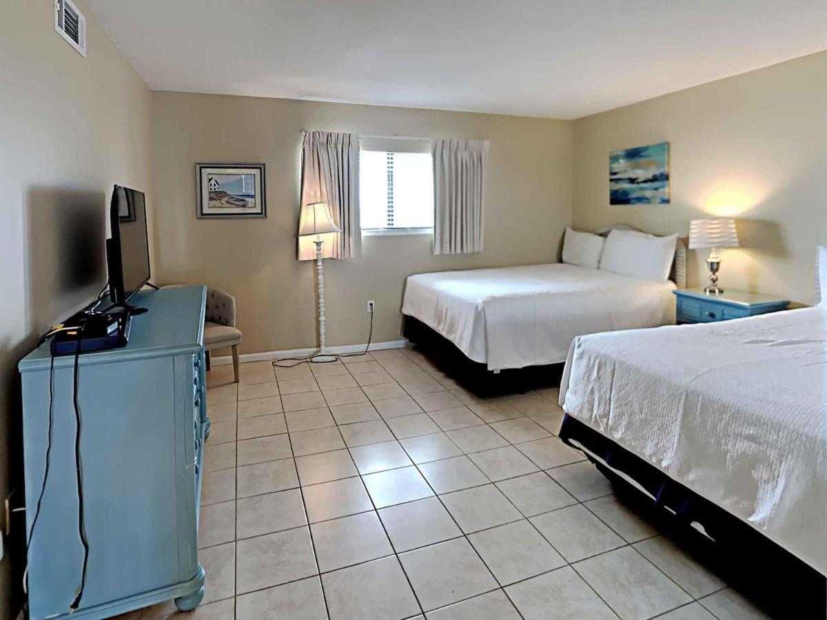 Breakers East #806 Apartment