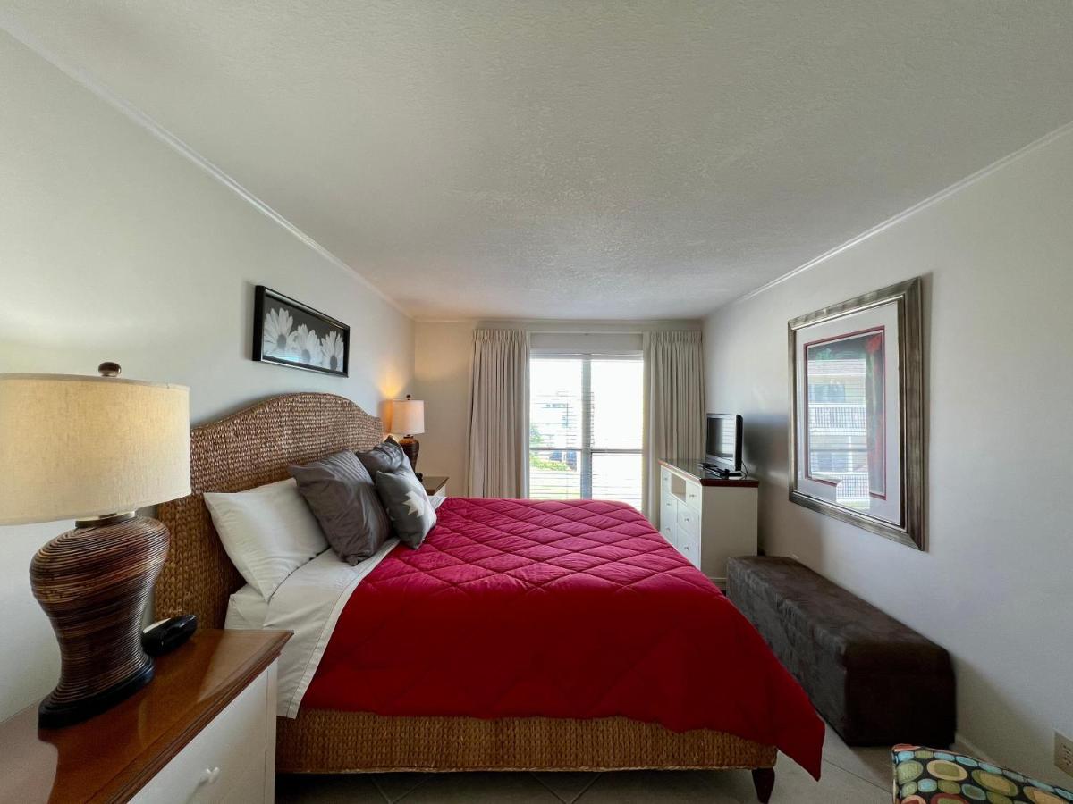 Sandpiper Cove 2059 * Destin