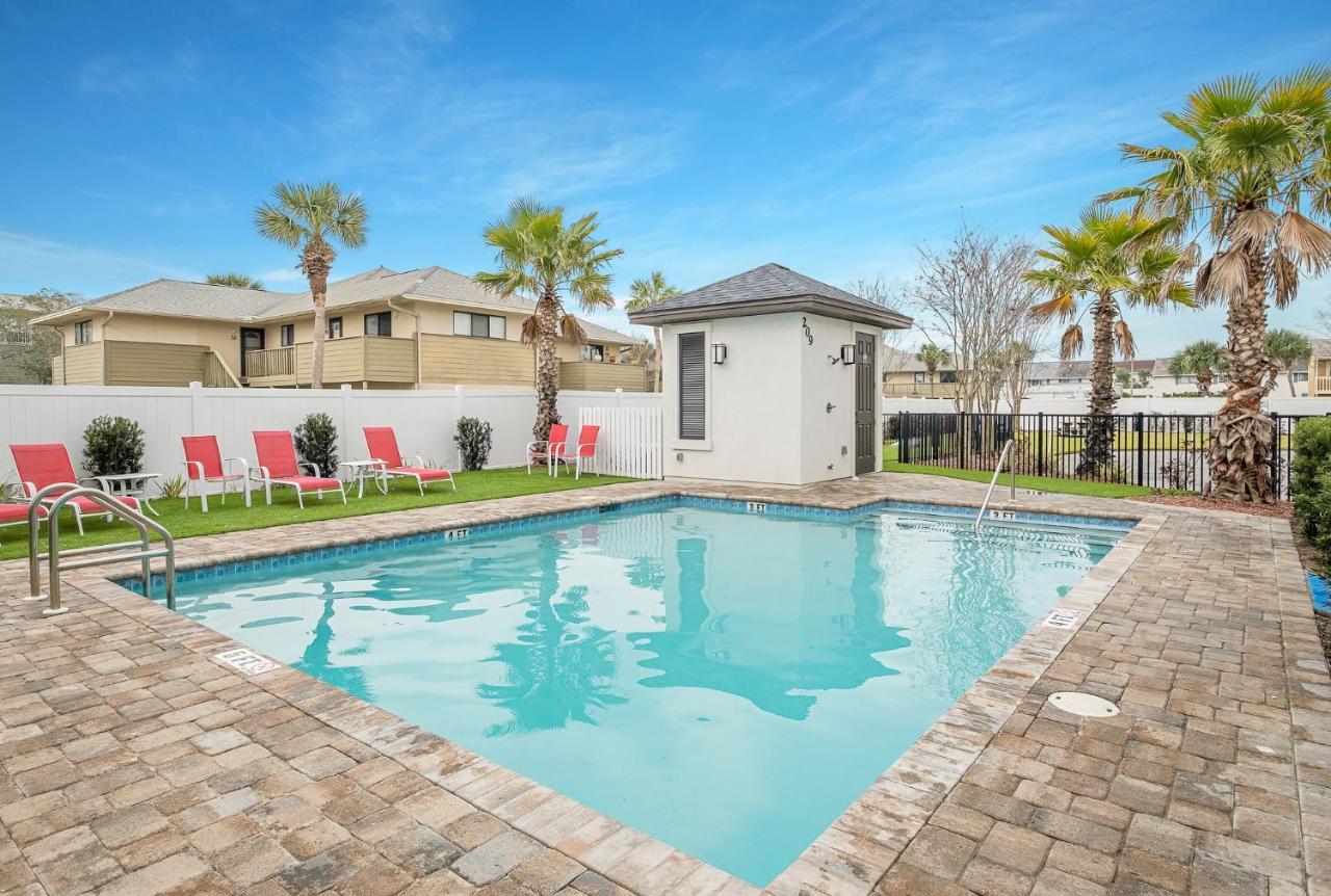 Holiday home Sandy Buns Chateau With Golf Cart And Heated Pool *