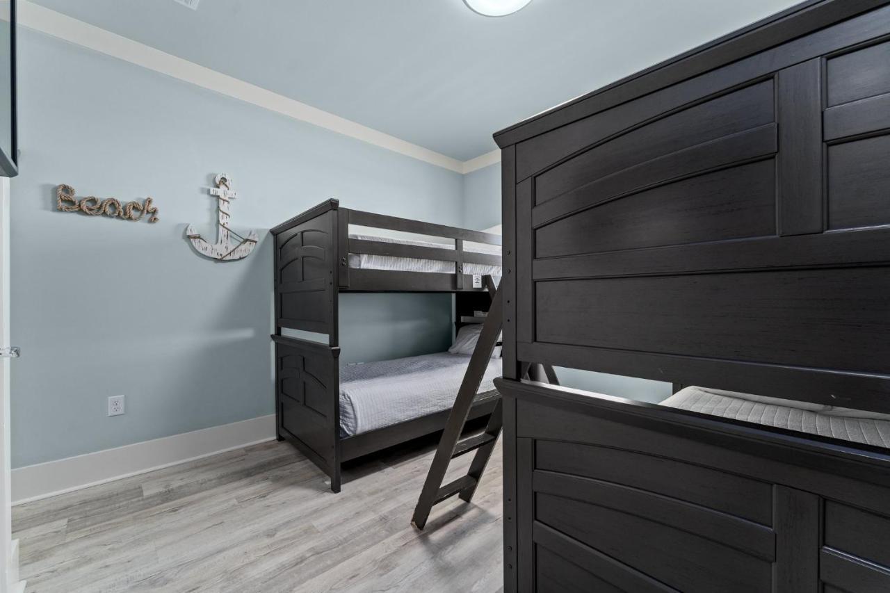 Sandy Buns Chateau With Golf Cart And Heated Pool Holiday home