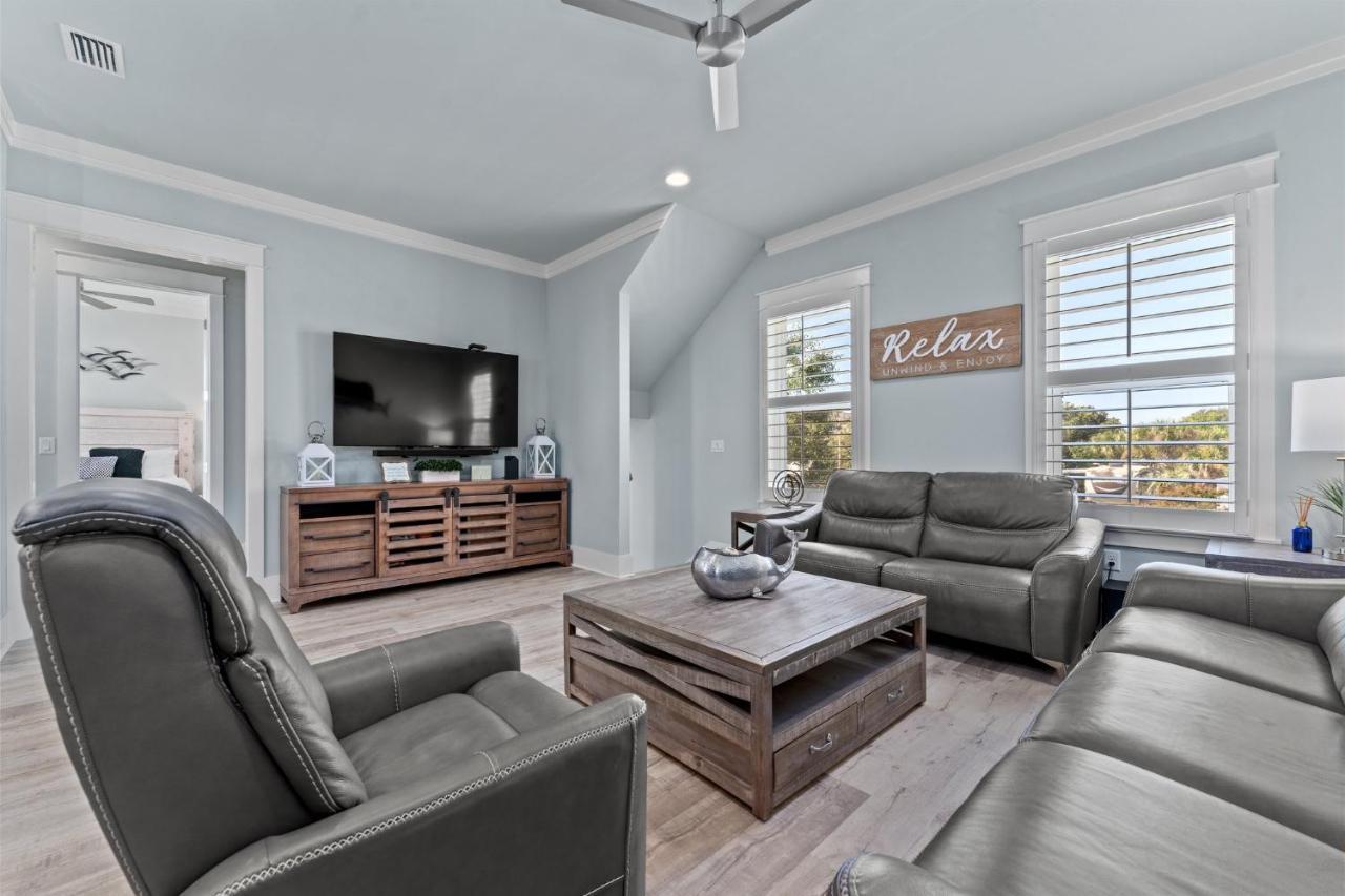 Sandy Buns Chateau With Golf Cart And Heated Pool Destin