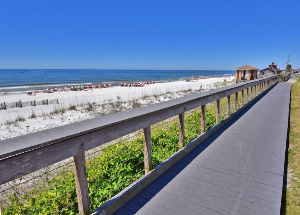 Sandy Buns Chateau With Golf Cart And Heated Pool Destin