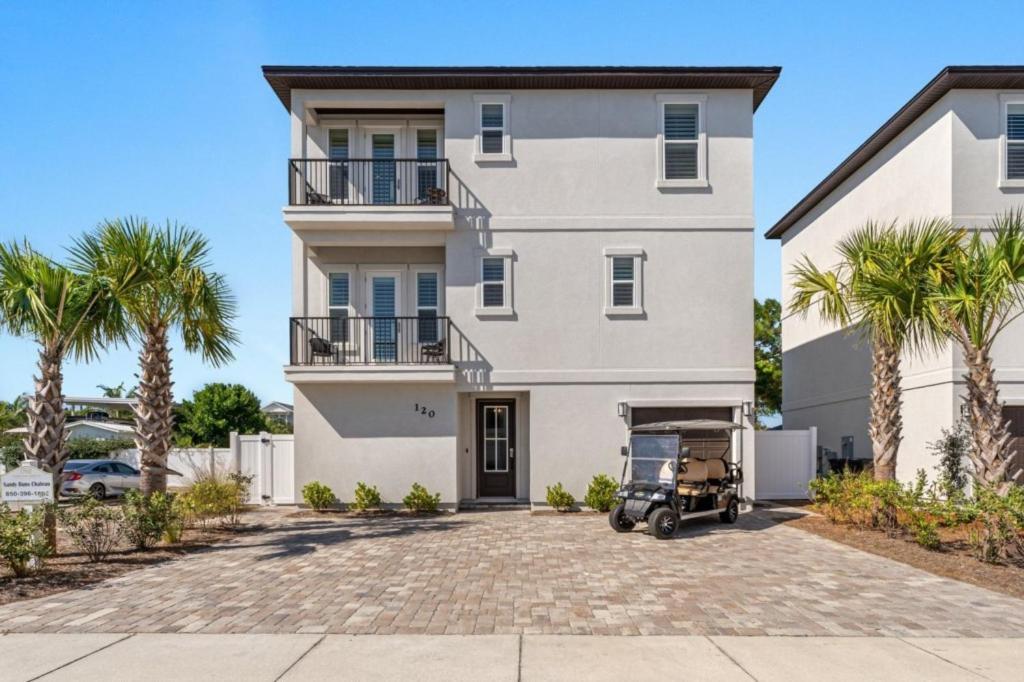 Sandy Buns Chateau With Golf Cart And Heated Pool Destin