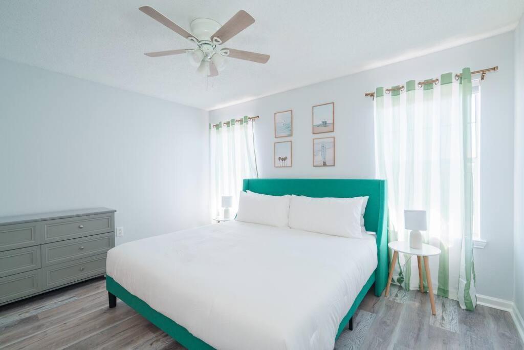Cozy With Convenient Location Apartment