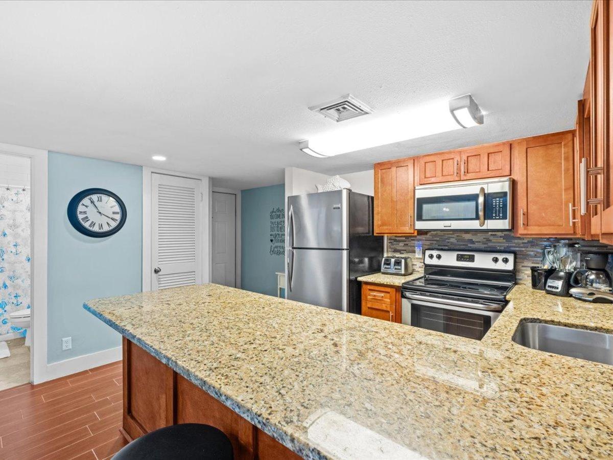 Surf And Racquet Unit 510 Destin