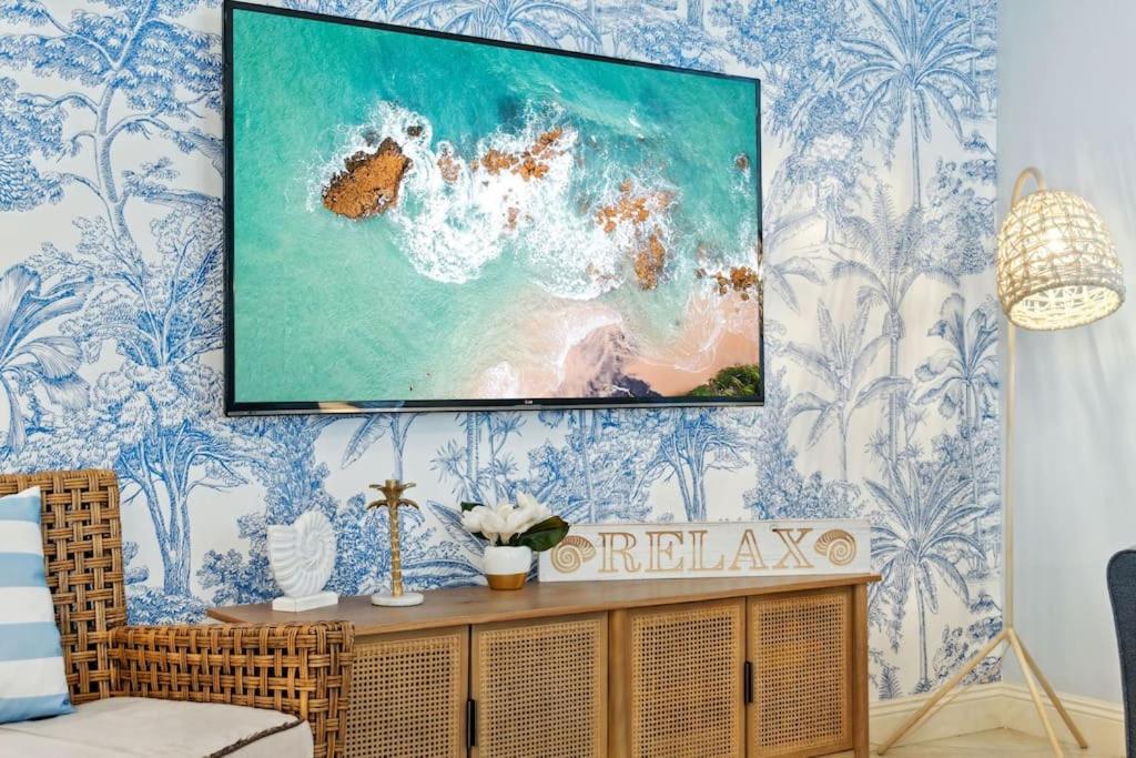 Seas The Dream At The Villages Of Crystal