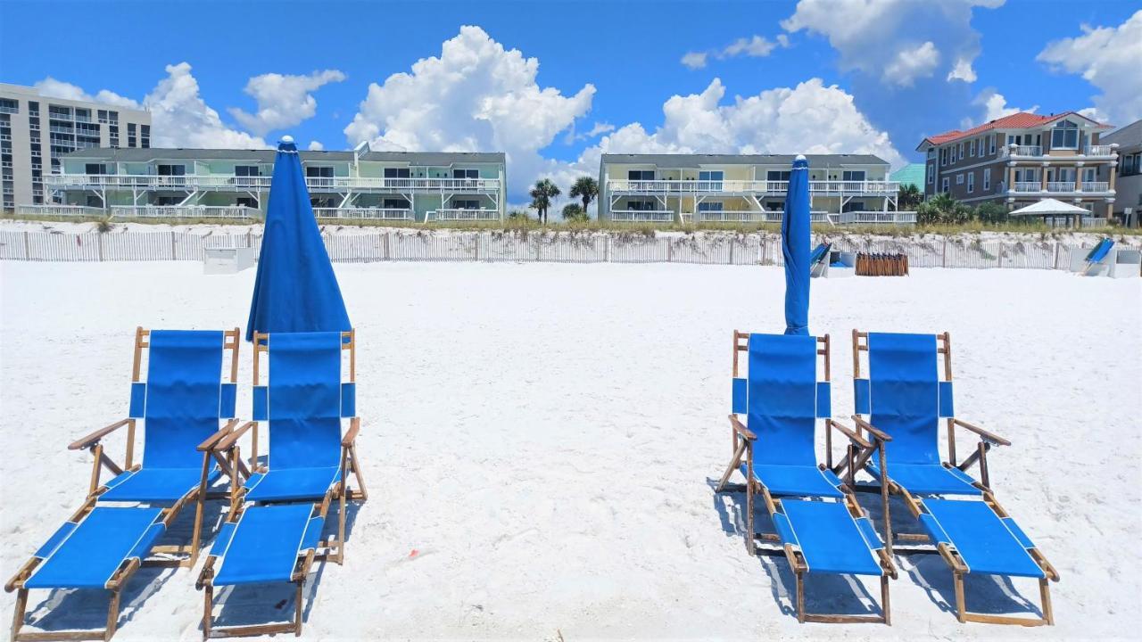Southbay Gulf View: Beachfront Townhouse With Private Access Holiday home