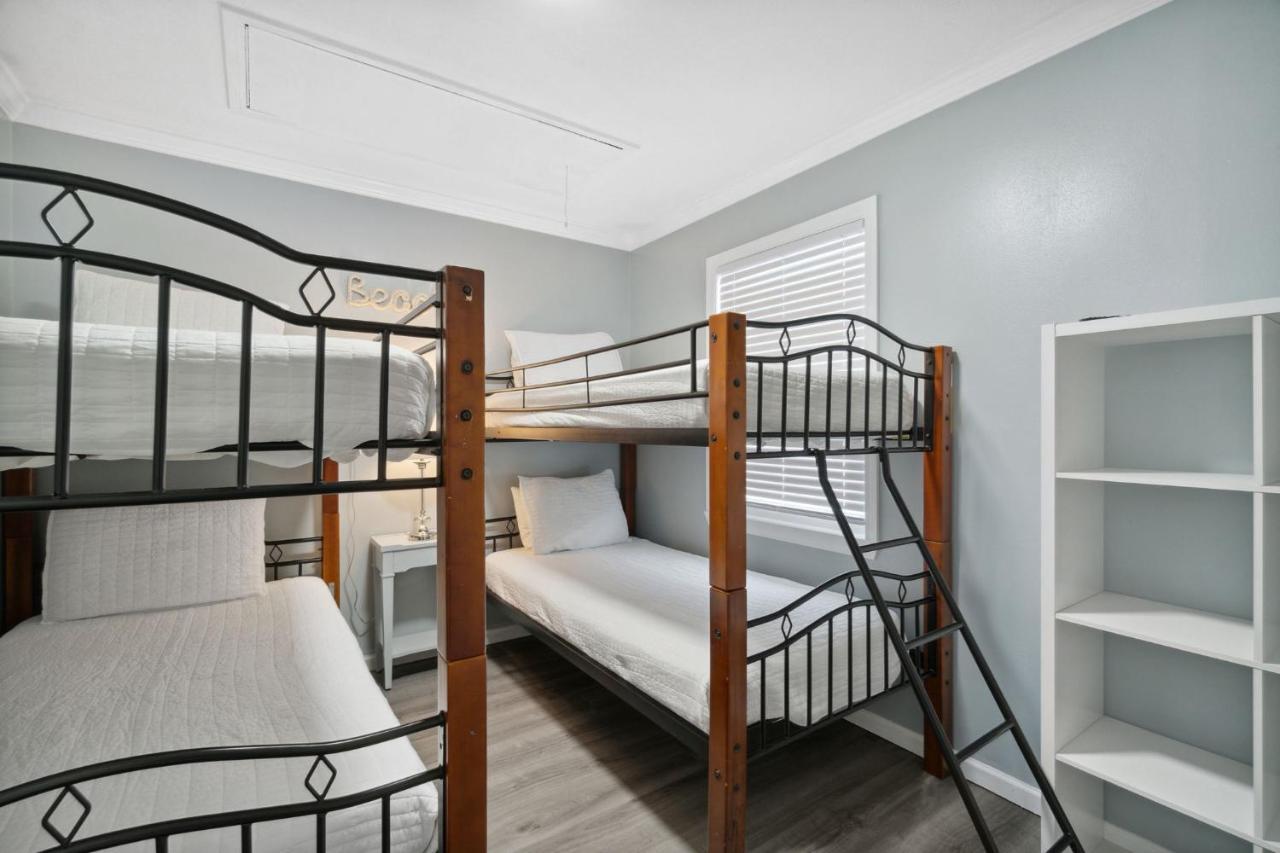 Paradise Palms With Heated Pool And Private Holiday home Destin