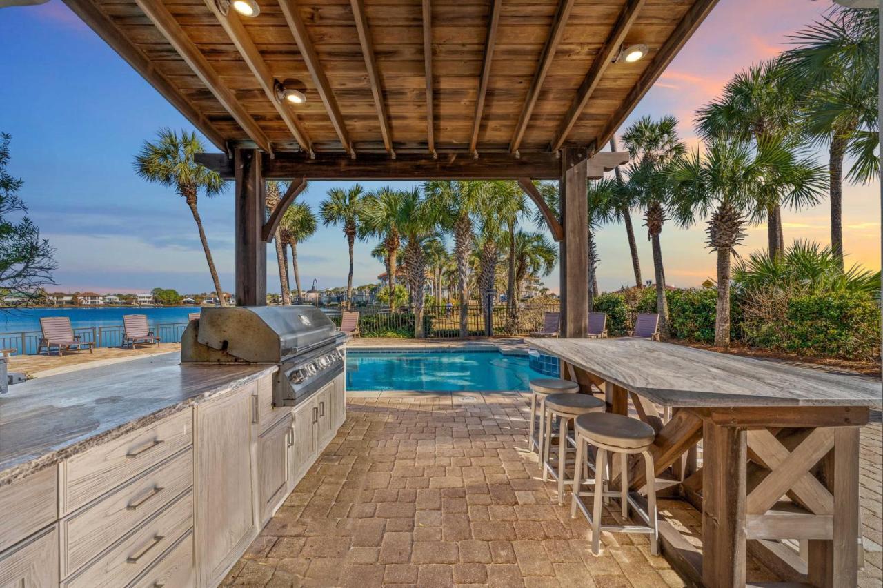 Belleza Del Mar With Game And Heated Pool Holiday home Destin