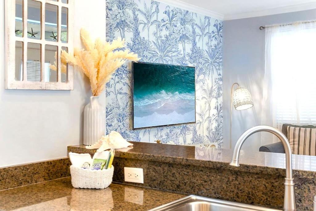 Seas The Dream At The Villages Of Crystal