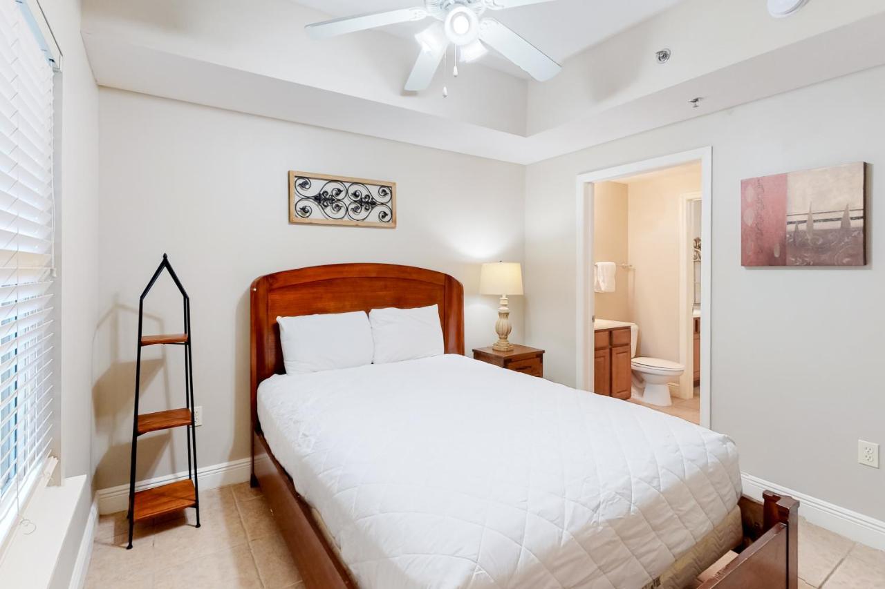 Ariel Dunes I 1305 Apartment