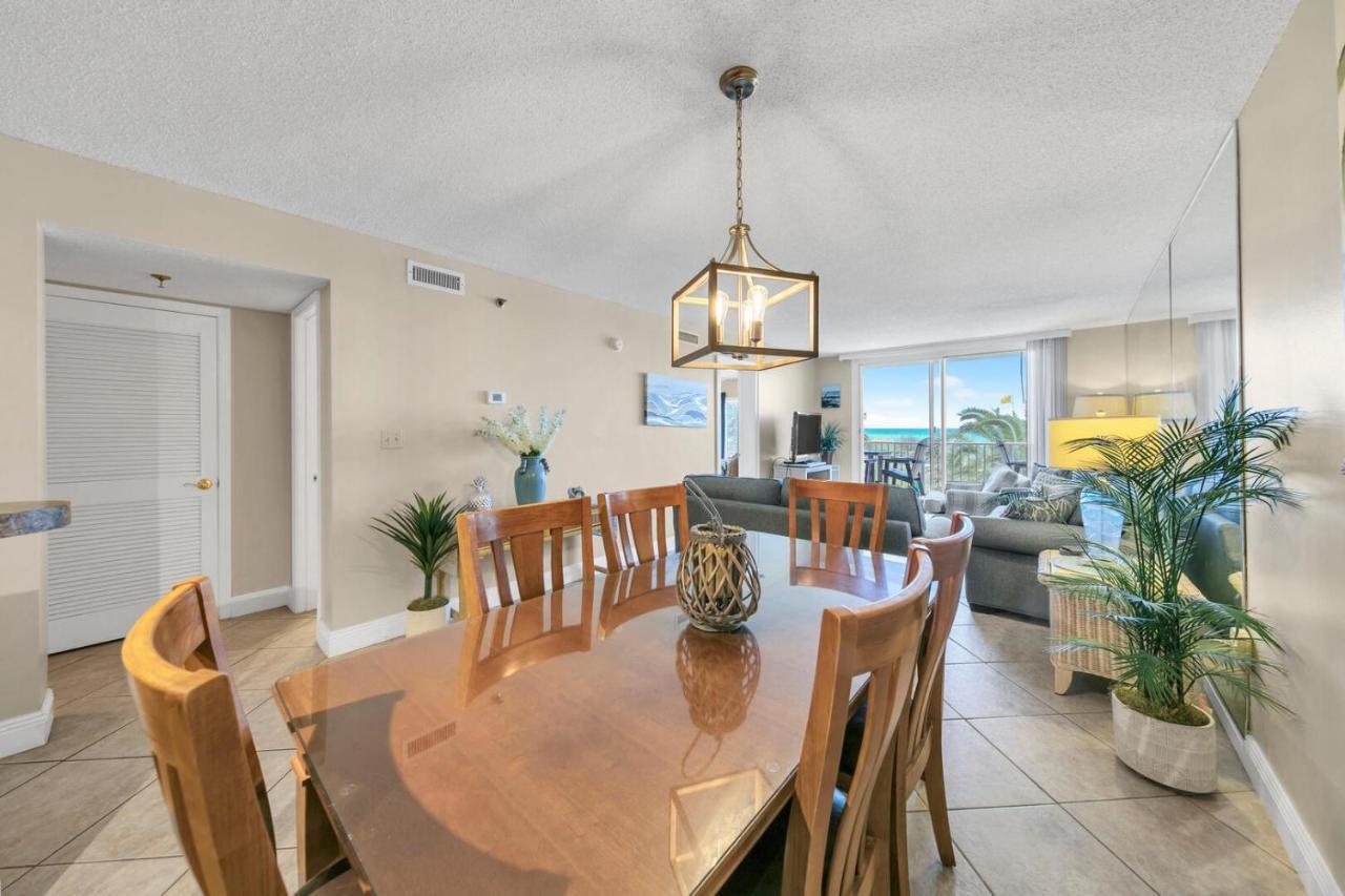 Holiday home On The Gulf 205 - Updated Gulf Front With Free Service