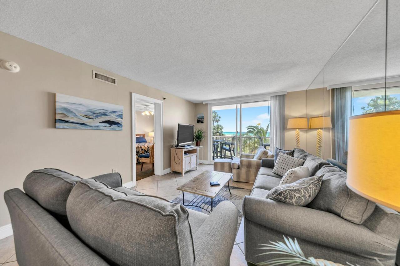 Holiday home On The Gulf 205 - Updated Gulf Front With Free Service Destin