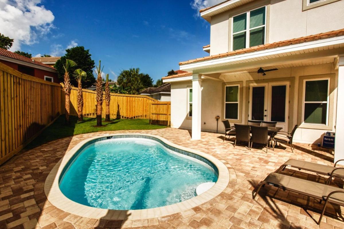 Wanderlust - Modern Close To The Private Pool Holiday home Destin