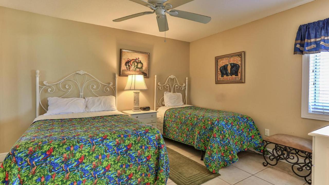 Apartment Towers 111 - Front 2 Bedroom In Destin