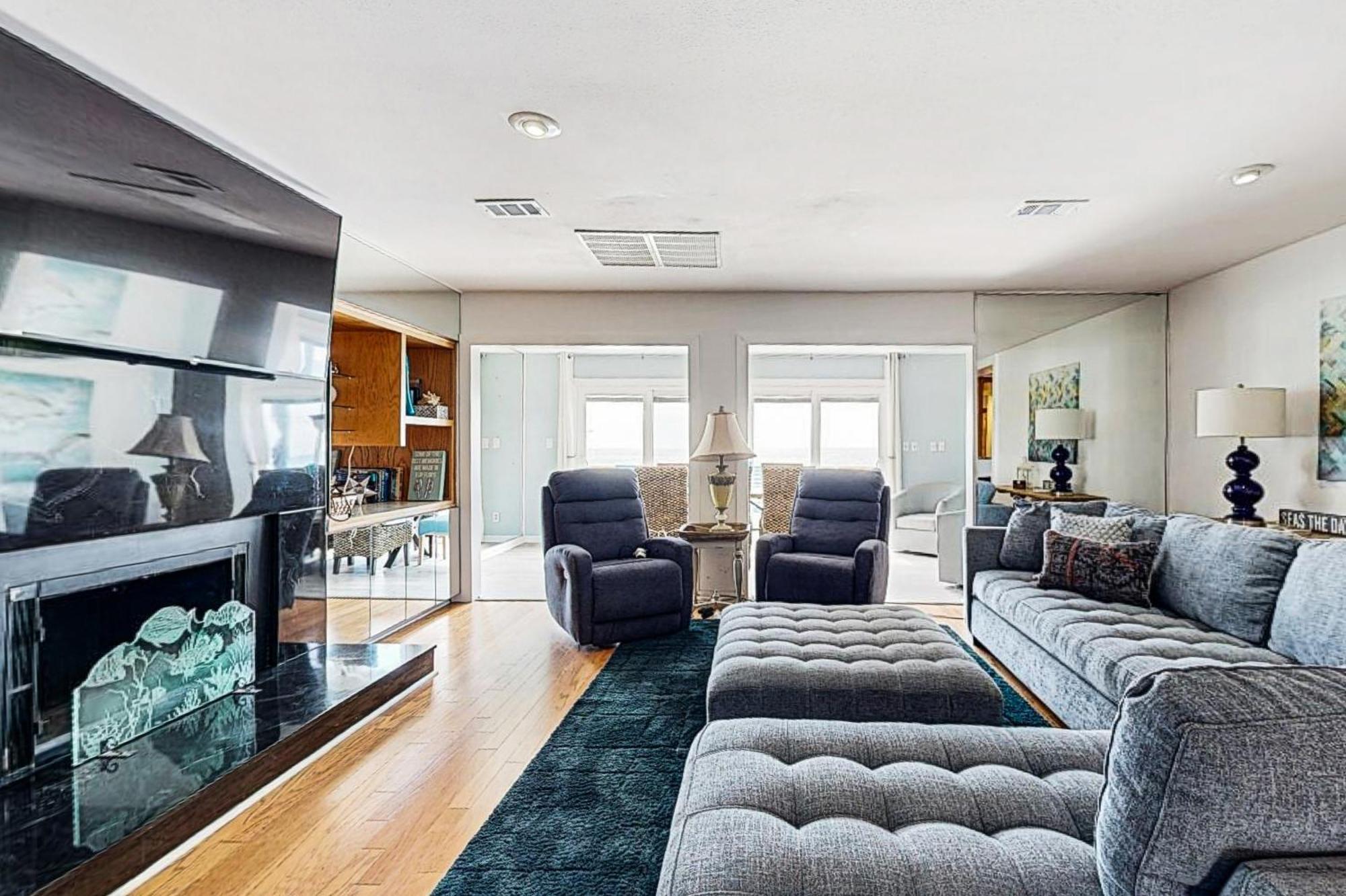 Navigator's Nest At Reef Townhomes