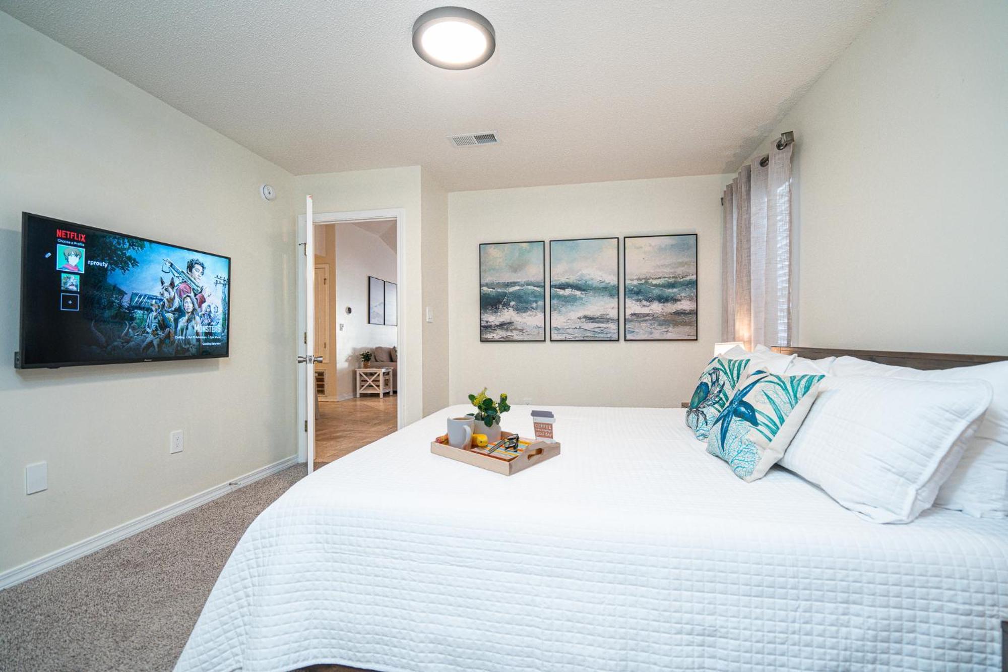 Holiday home Heated Pool And Golf Cart, Walk To Beach! Best Deal!