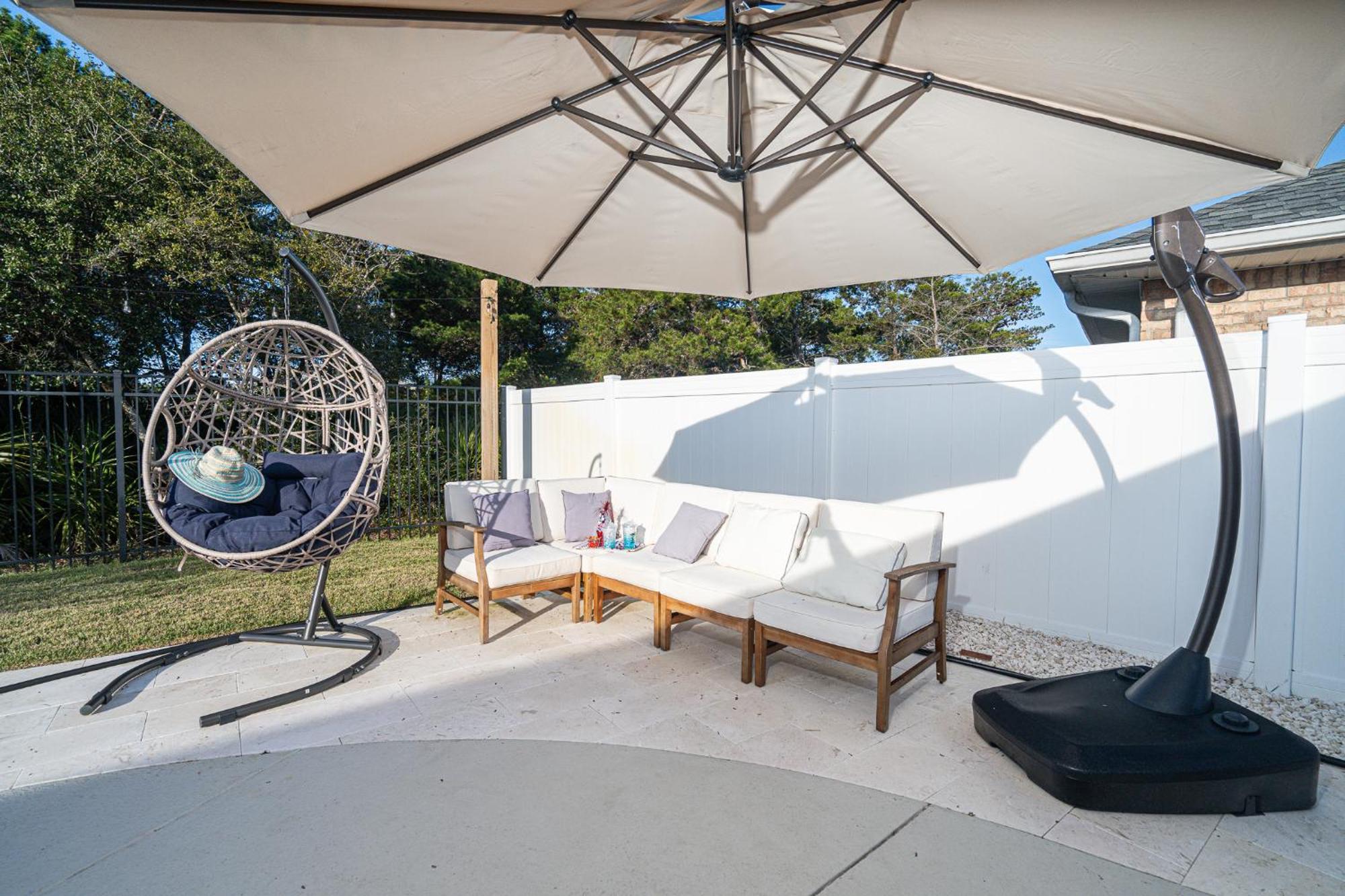 Heated Pool And Golf Cart, Walk To Beach! Best Deal!