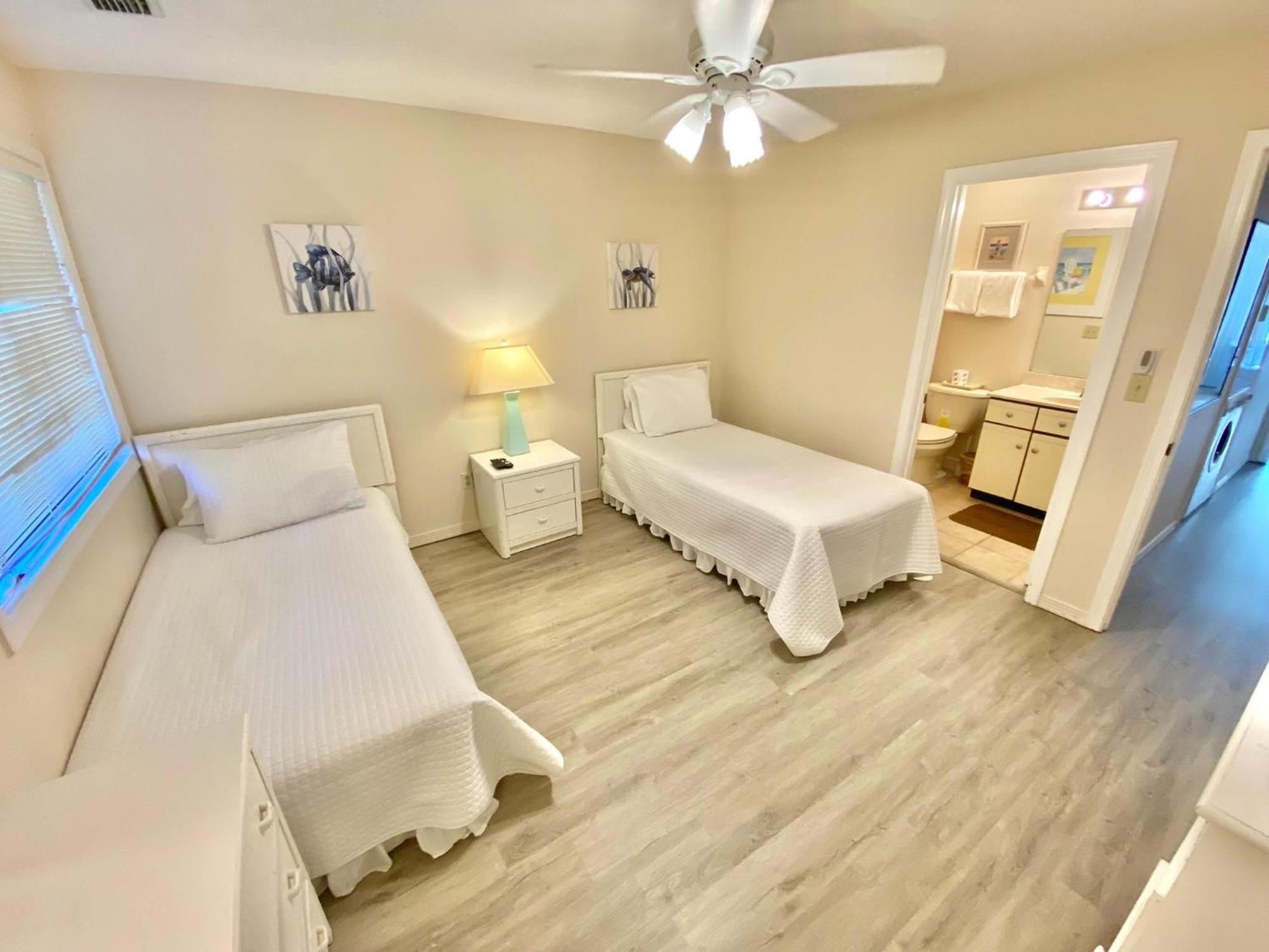5177 Beachwalk