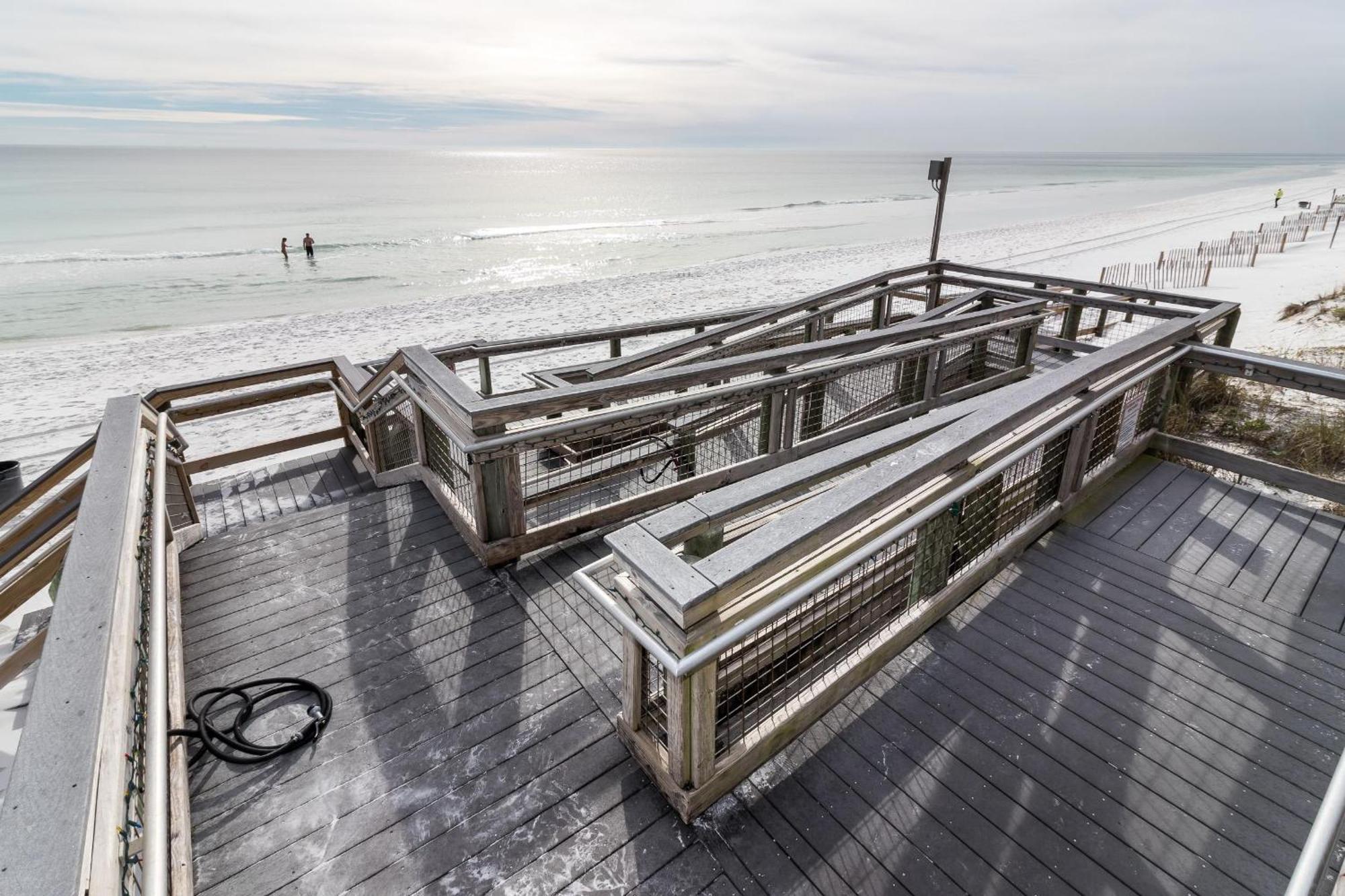 Holiday home Slt 2052-beachfront-close To Everything In Destin!