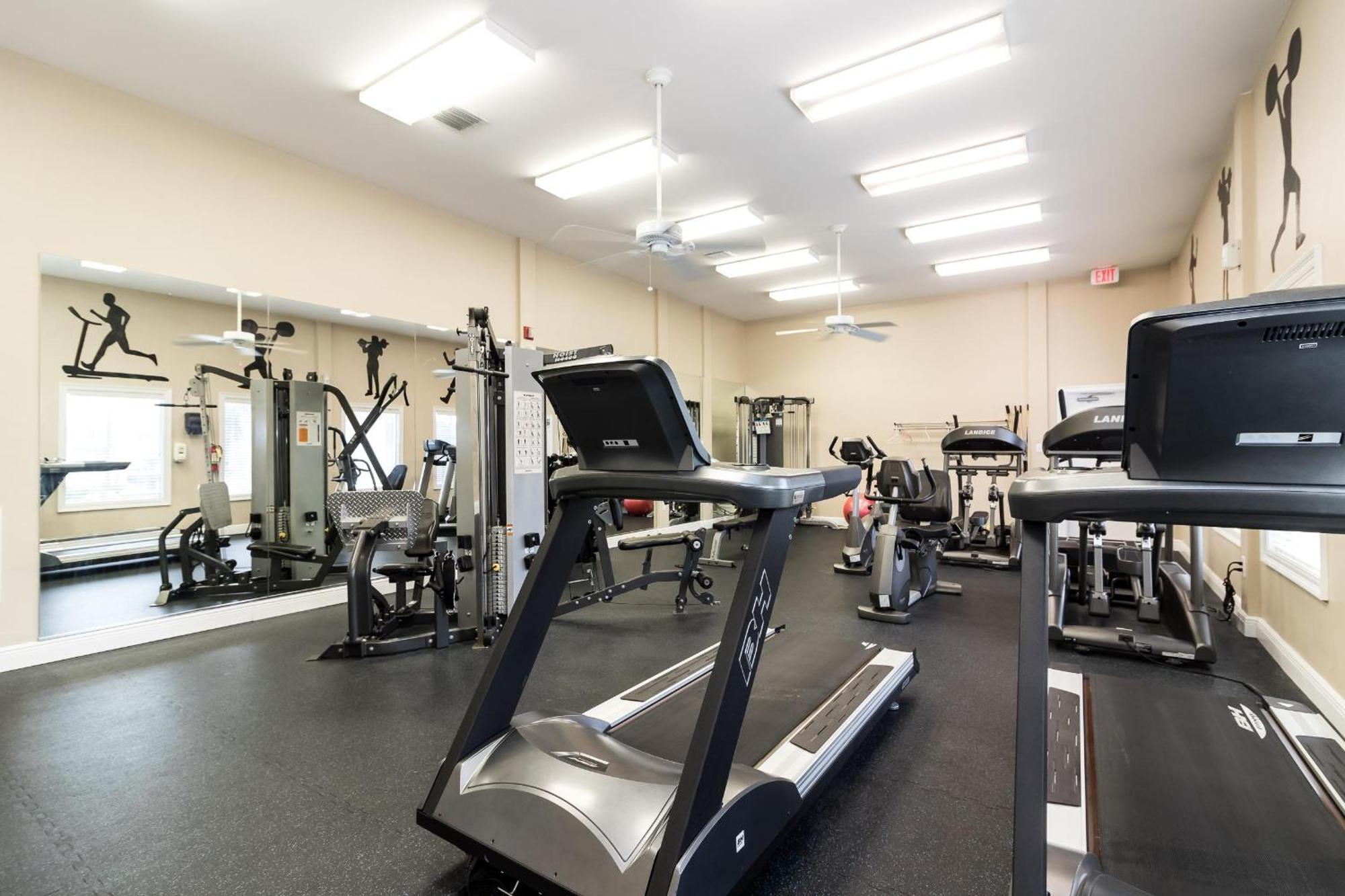 Slt 2052-beachfront-close To Everything In Destin! Holiday home