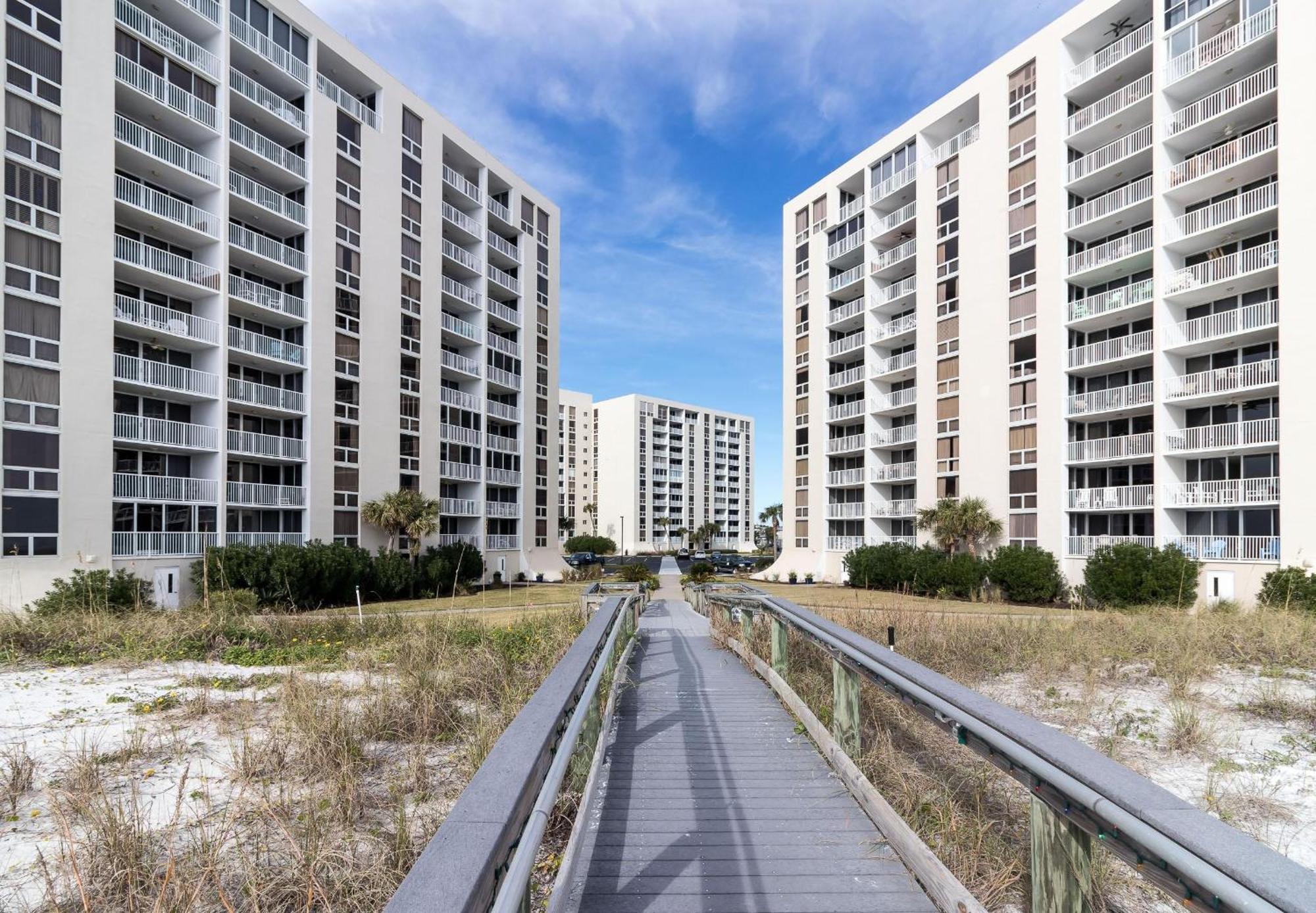 Slt 2052-beachfront-close To Everything In Destin! *