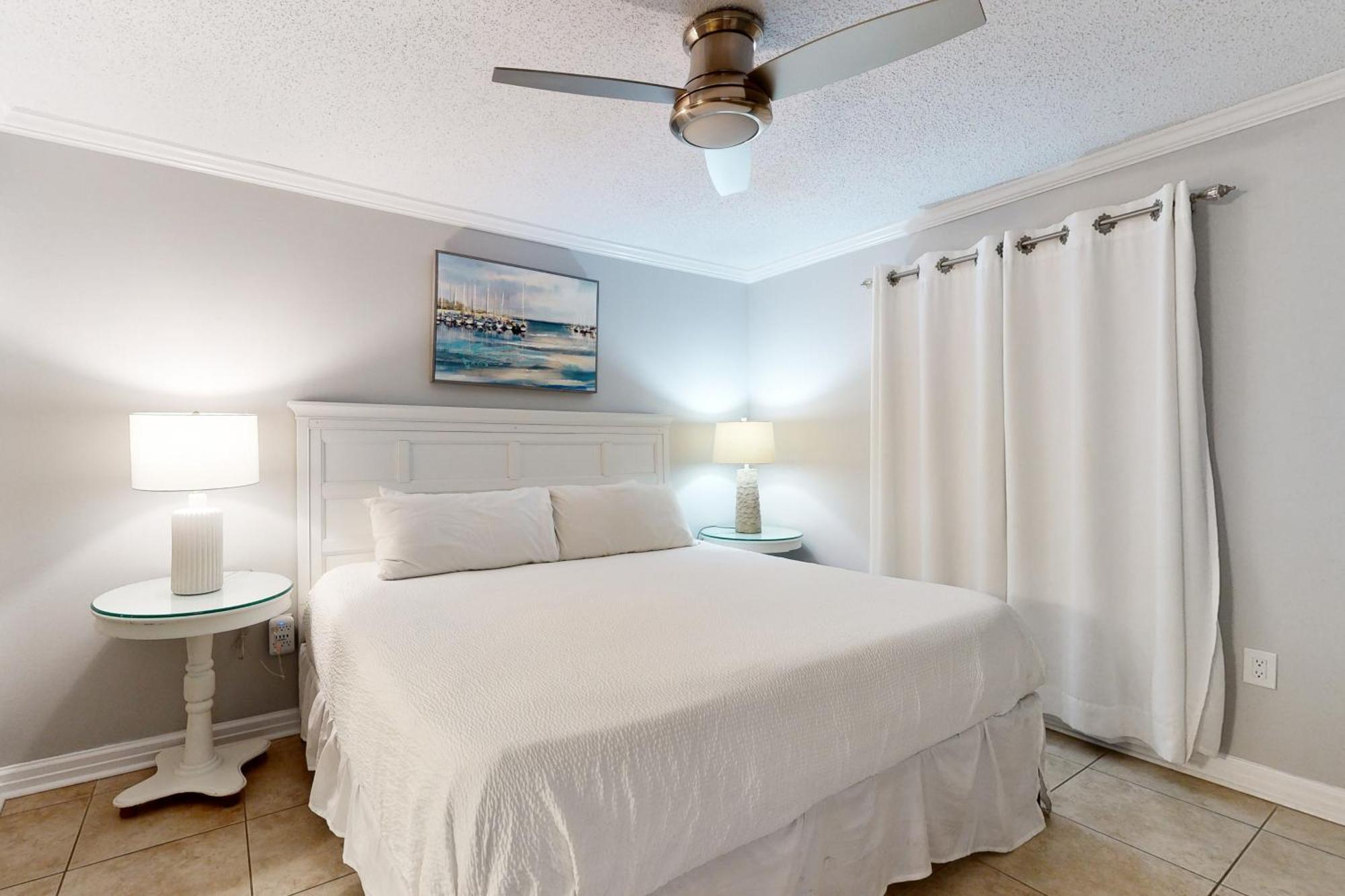 Pelican 304 Apartment