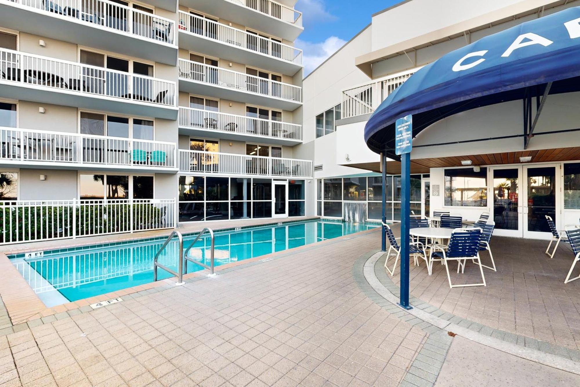 Pelican 304 Destin