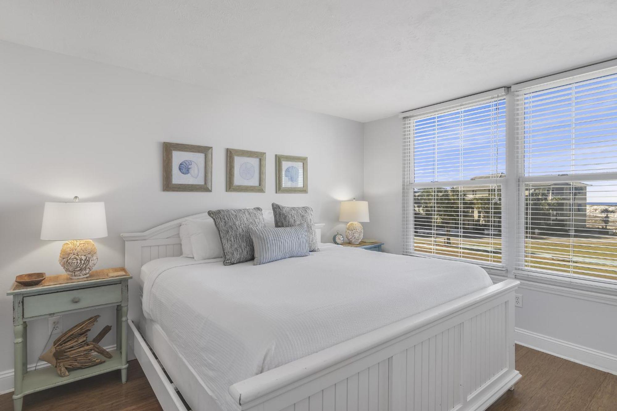 Magnolia House 204 At Pointe Apartment