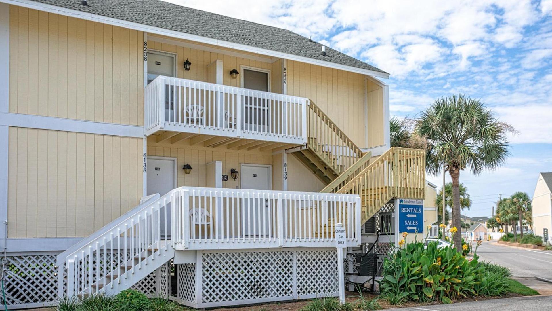 Sandpiper Cove 8239 Newly Remodeled Short Walk To The