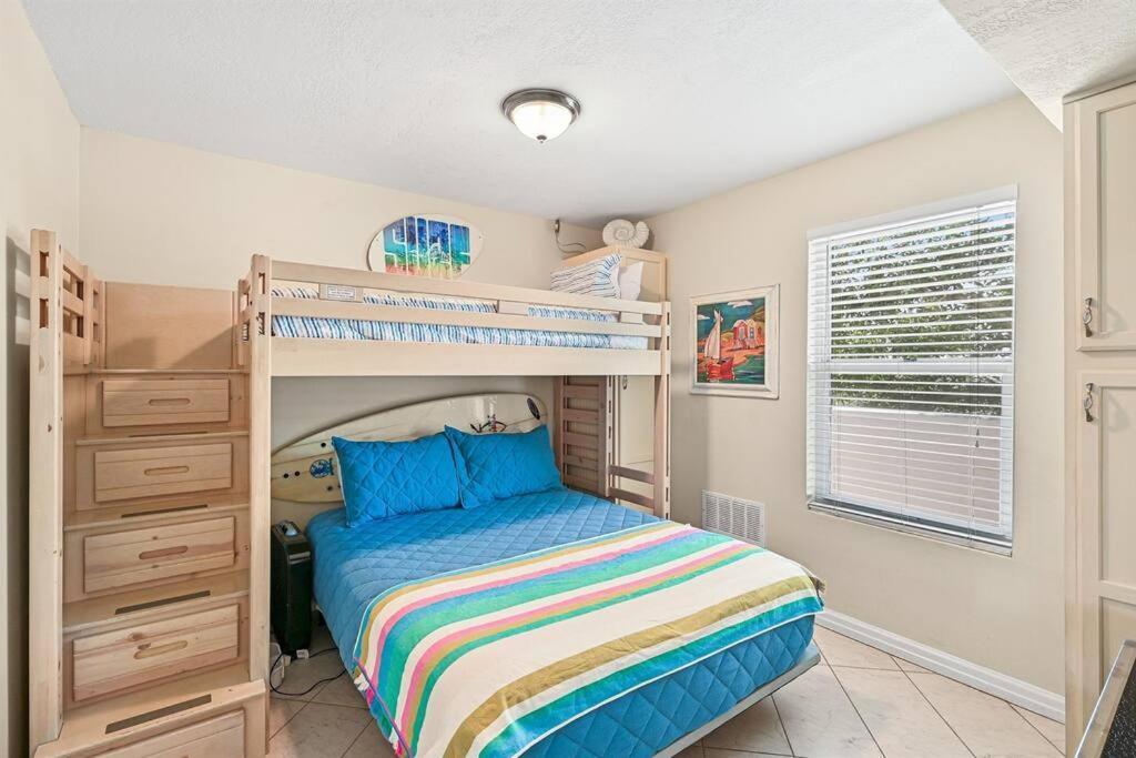 Pelican 215 Blessing Apartment