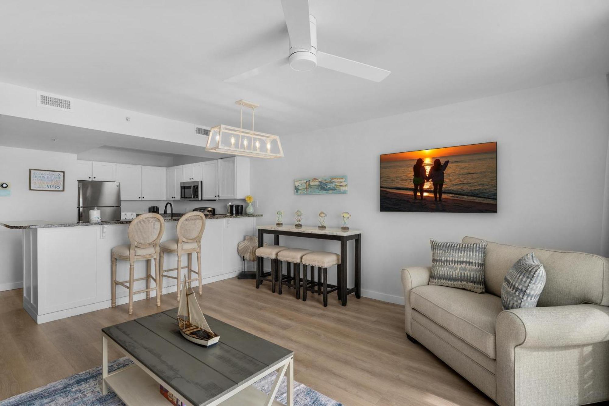 Pelican 1207 Destin