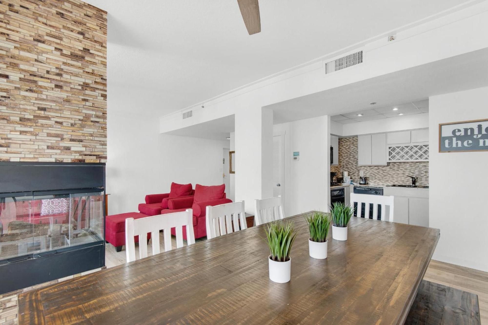 Enclave 702a Holiday home