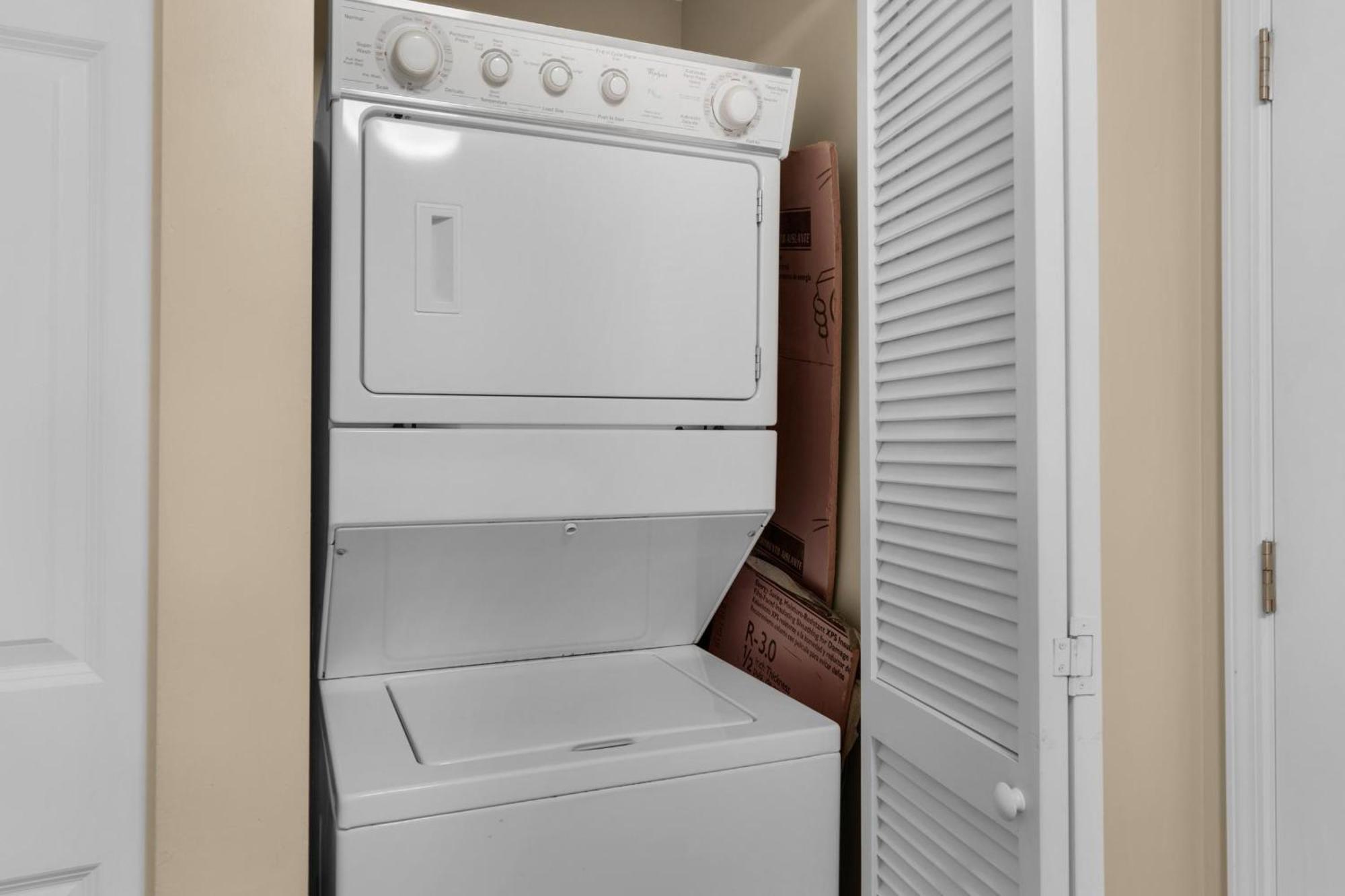 Apartment Palms #1814 Jr. 2br *