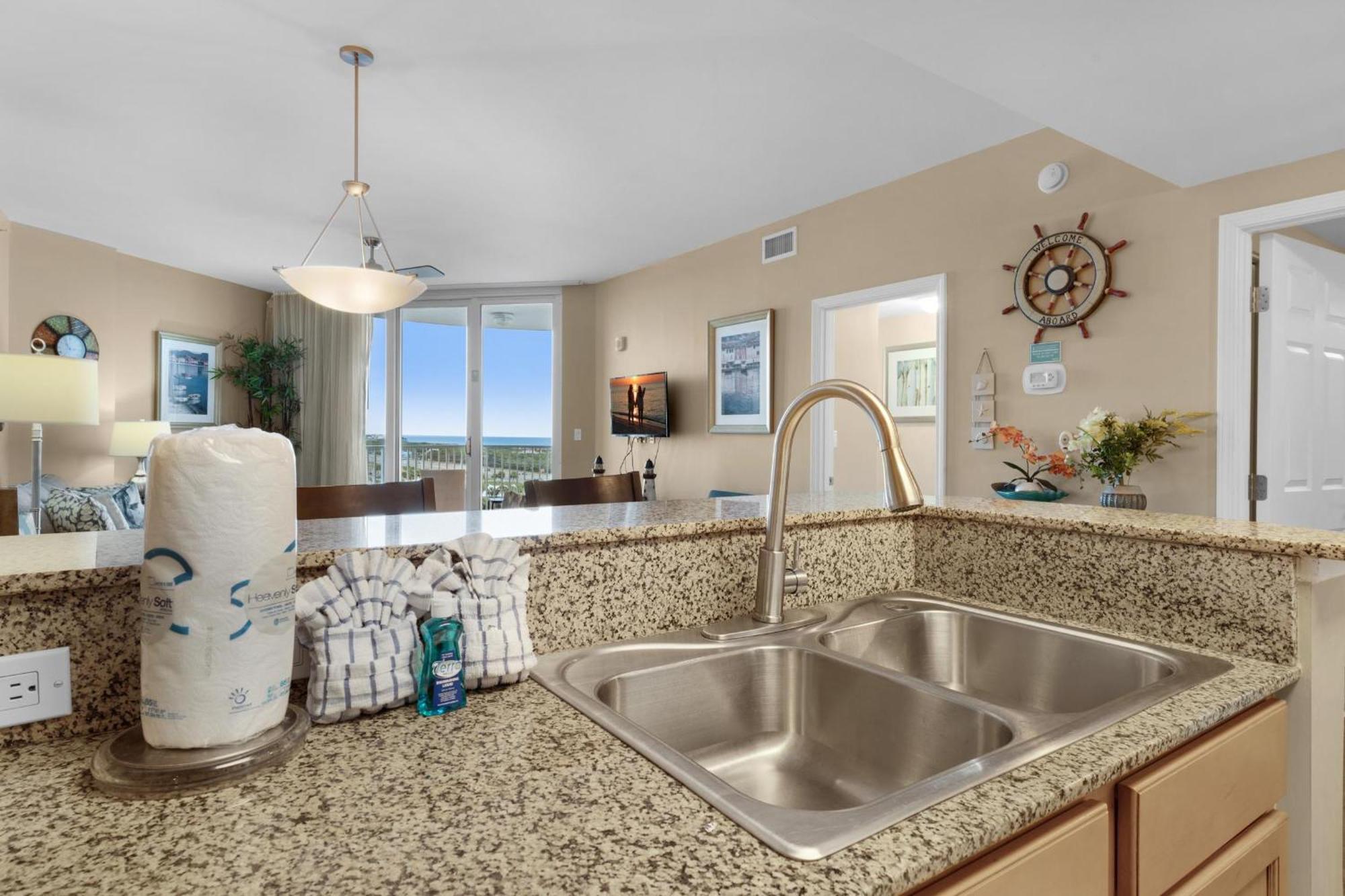 Palms #1814 Jr. 2br *