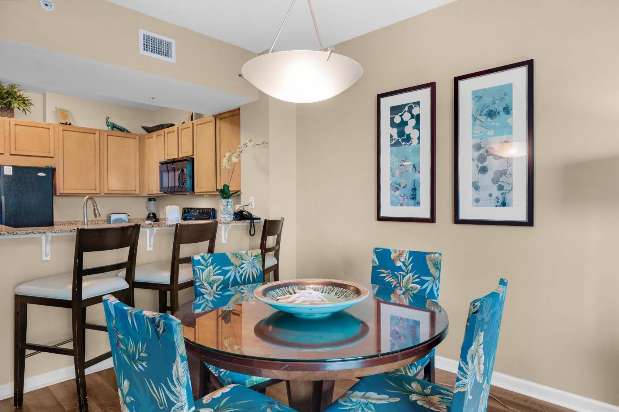 Palms #1814 Jr. 2br *