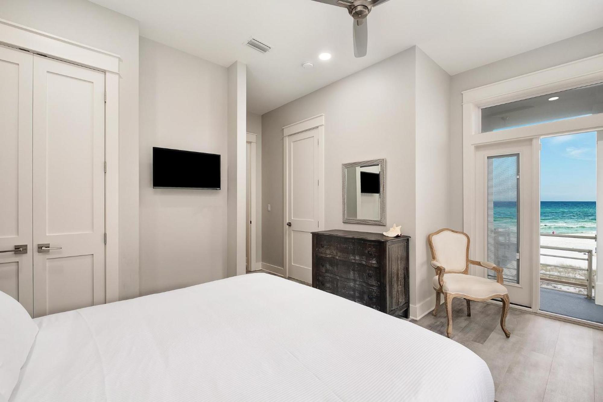Latitudes Destin