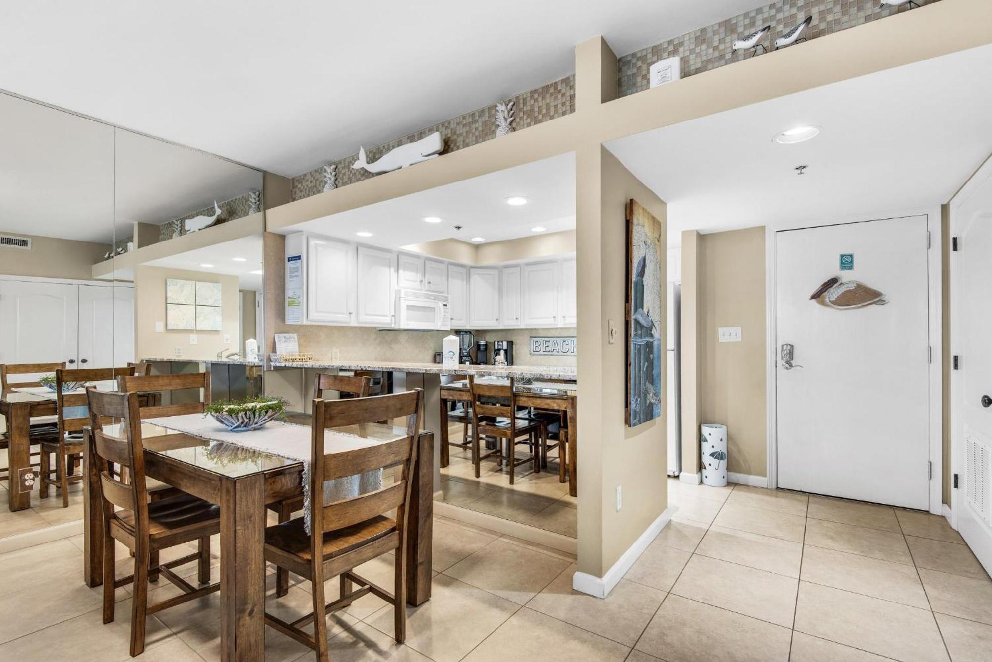 East Pass 102 Apartment