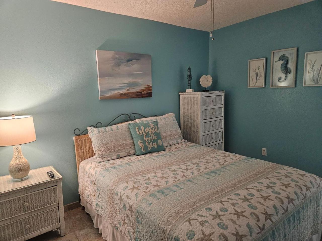 200 Yds To Private Gated Access- 3br-2ba- Quiet Location In The Heart Of Destin! Apartment