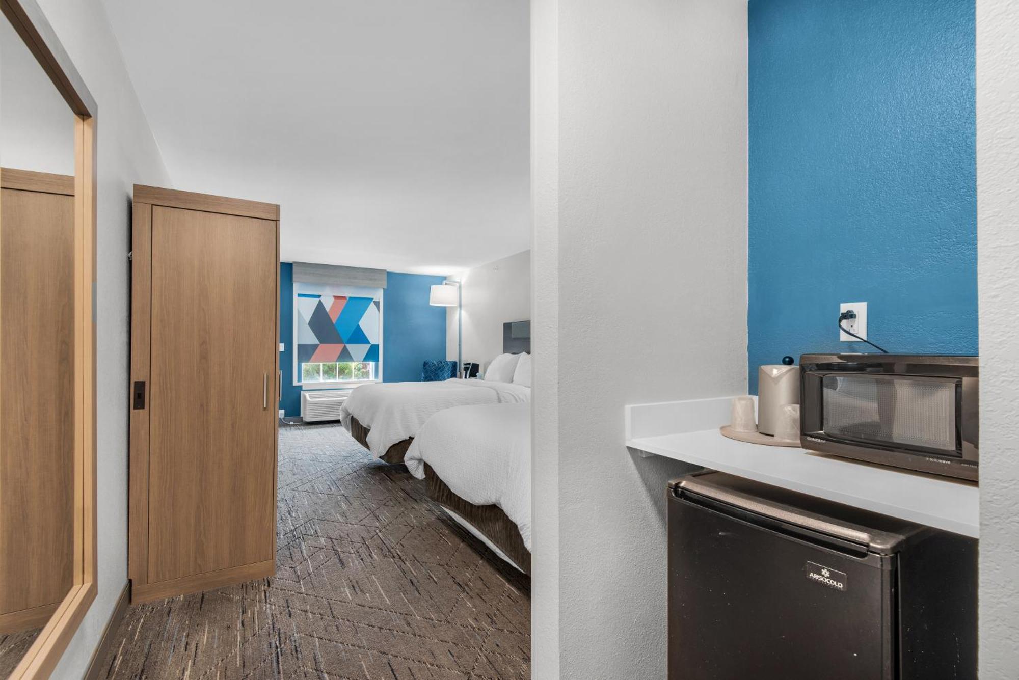 Hotel Express E - Commons Mall Area By Ihg 2*