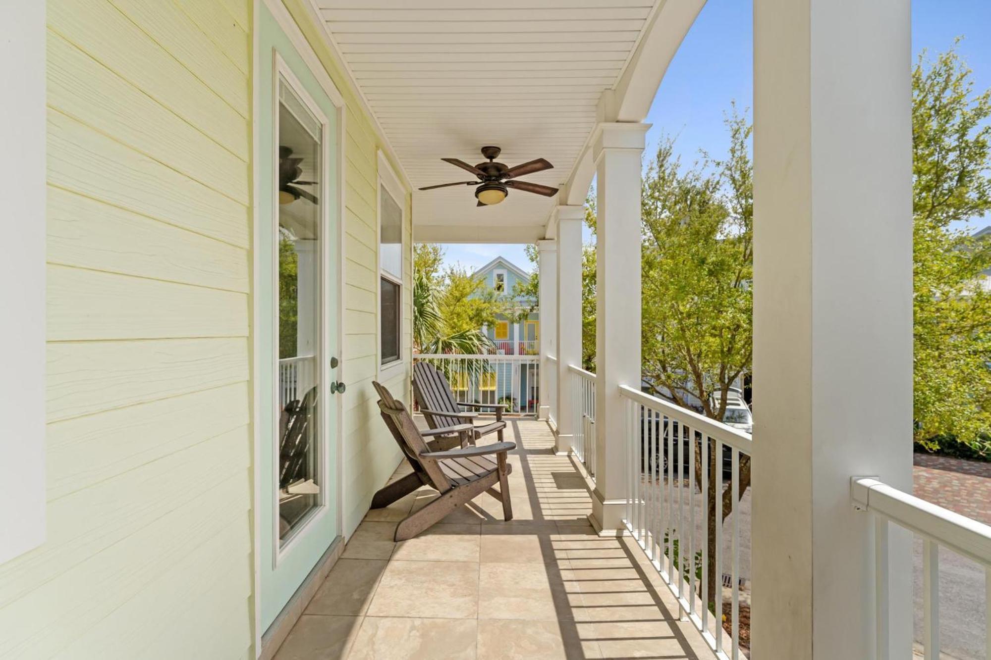 Ooh La La - 4555 Grand Key Loop East *
