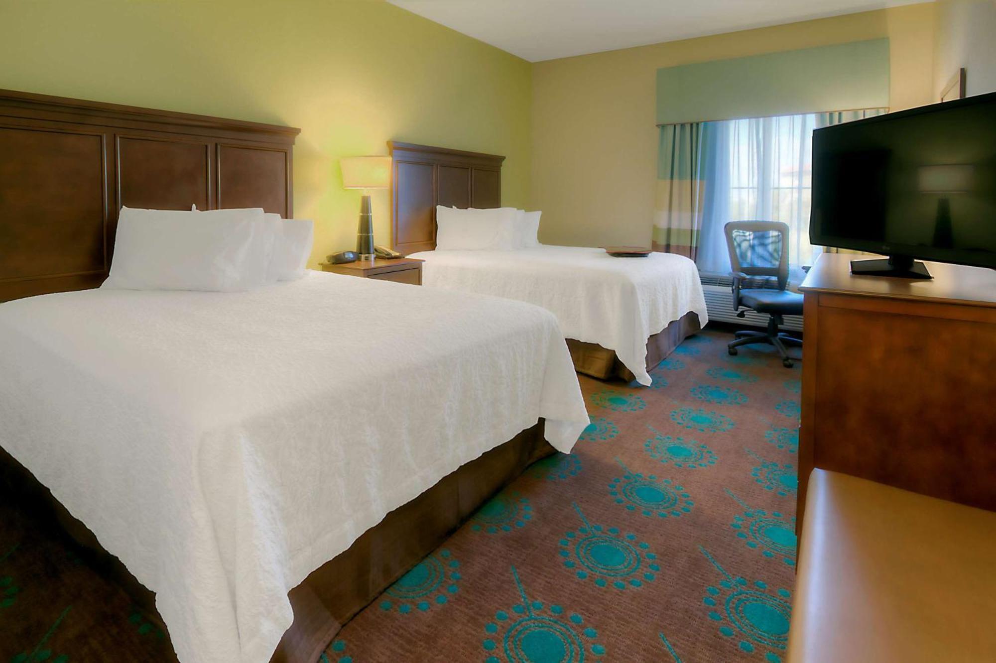 Hampton & Hotel 3*