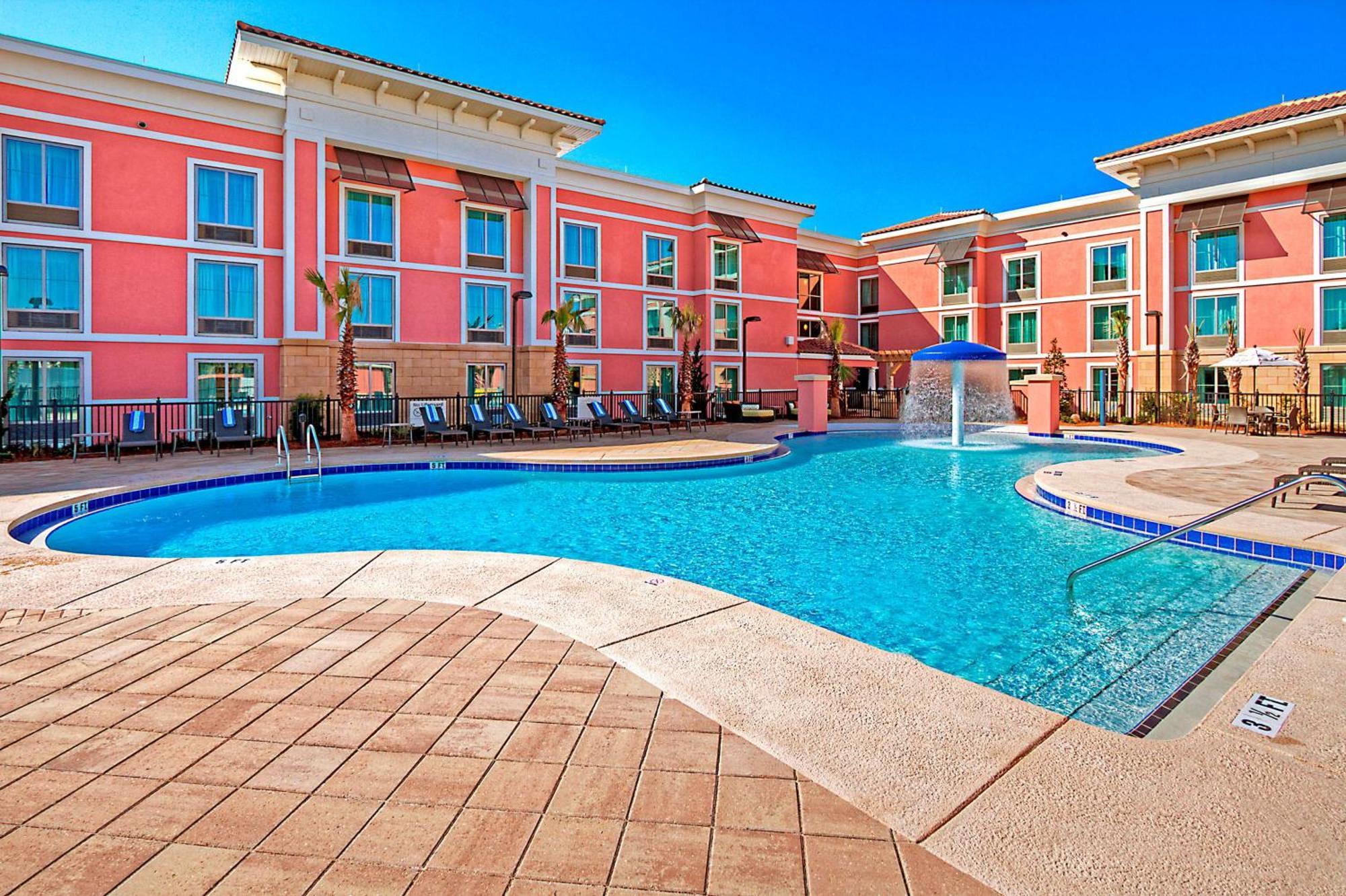 Hotel Hampton & 3*