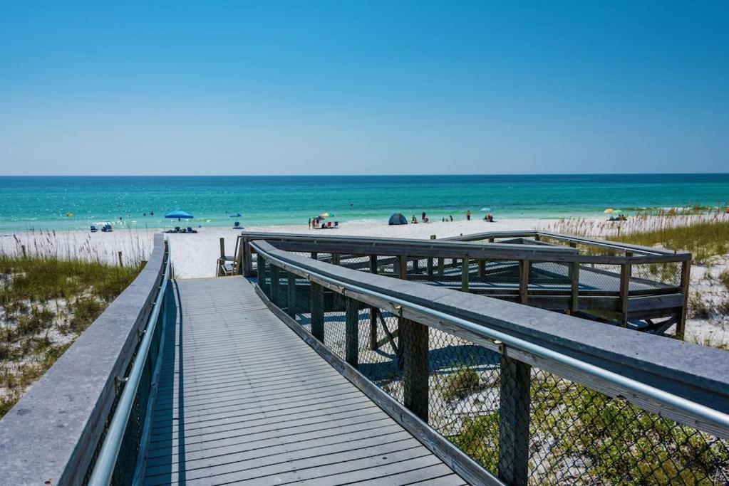 Seas The Dream At The Villages Of Crystal Destin