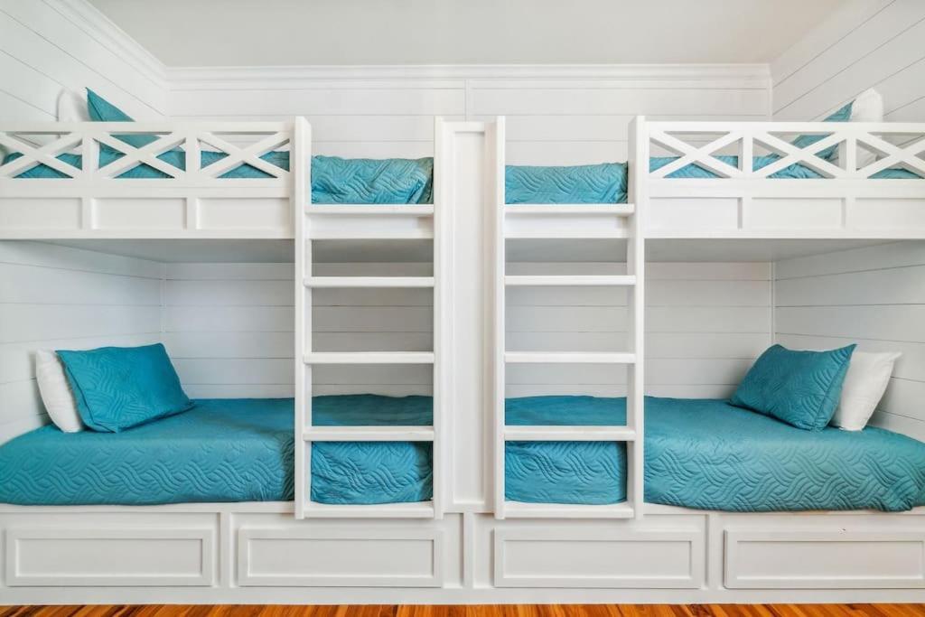 Seas The Dream At The Villages Of Crystal Holiday home *