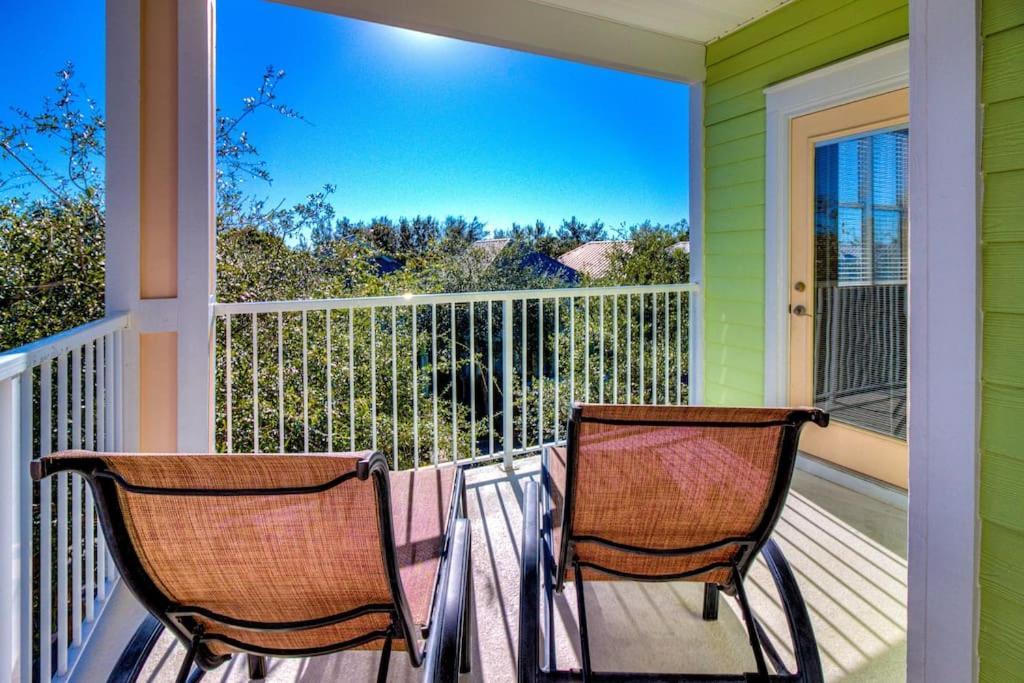 Seas The Dream At The Villages Of Crystal